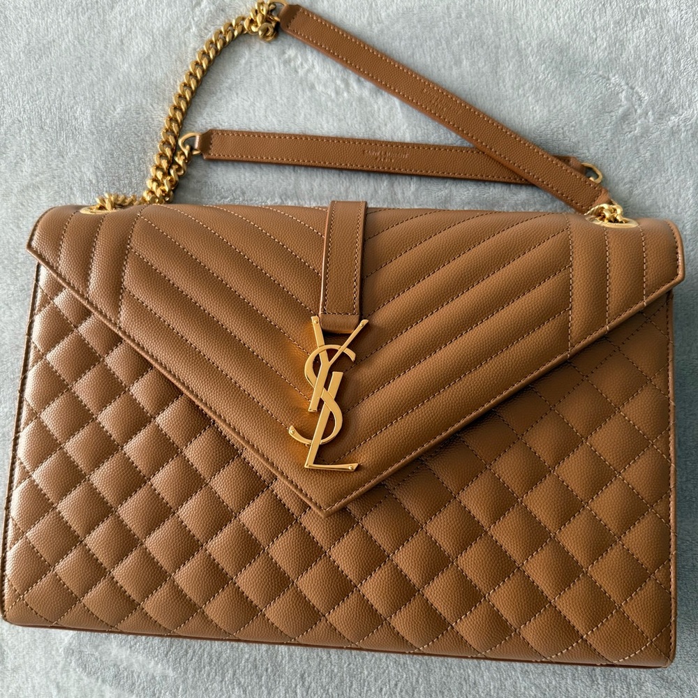 Saint Laurent 
Quilted Grain De Poudre Leather Large Envelope Chain Bag.